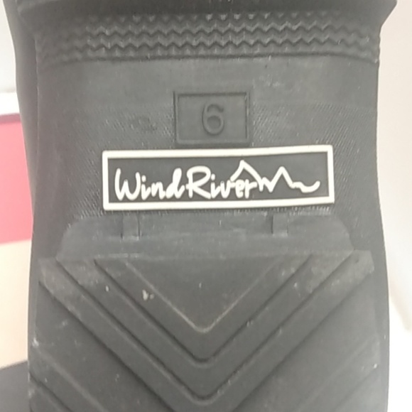 Wind River women's pair of Rain Boots size 6 black, pink, white - Picture 10 of 11